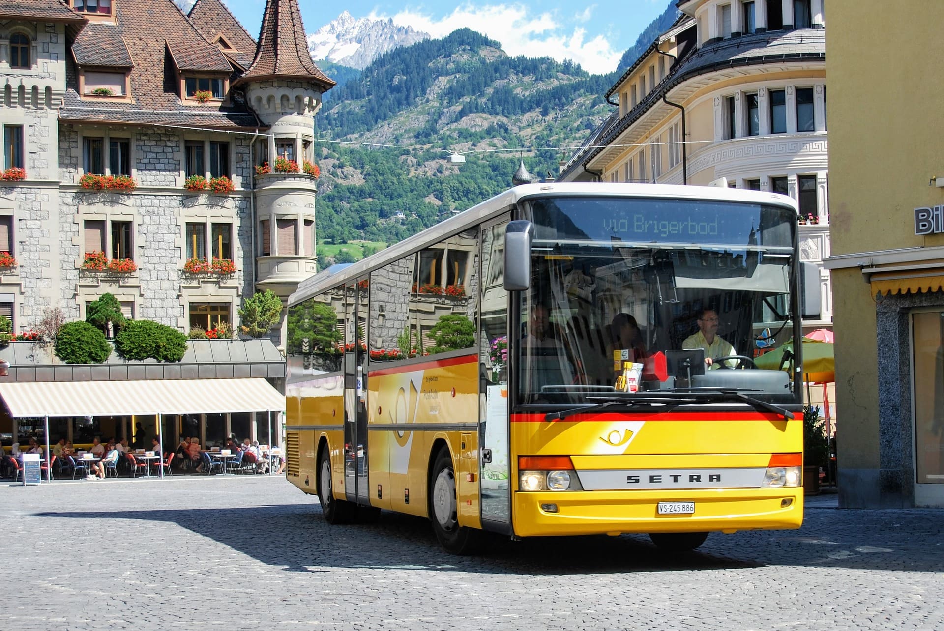Reisebus oder Ominbus - Busreisen mit Komfort